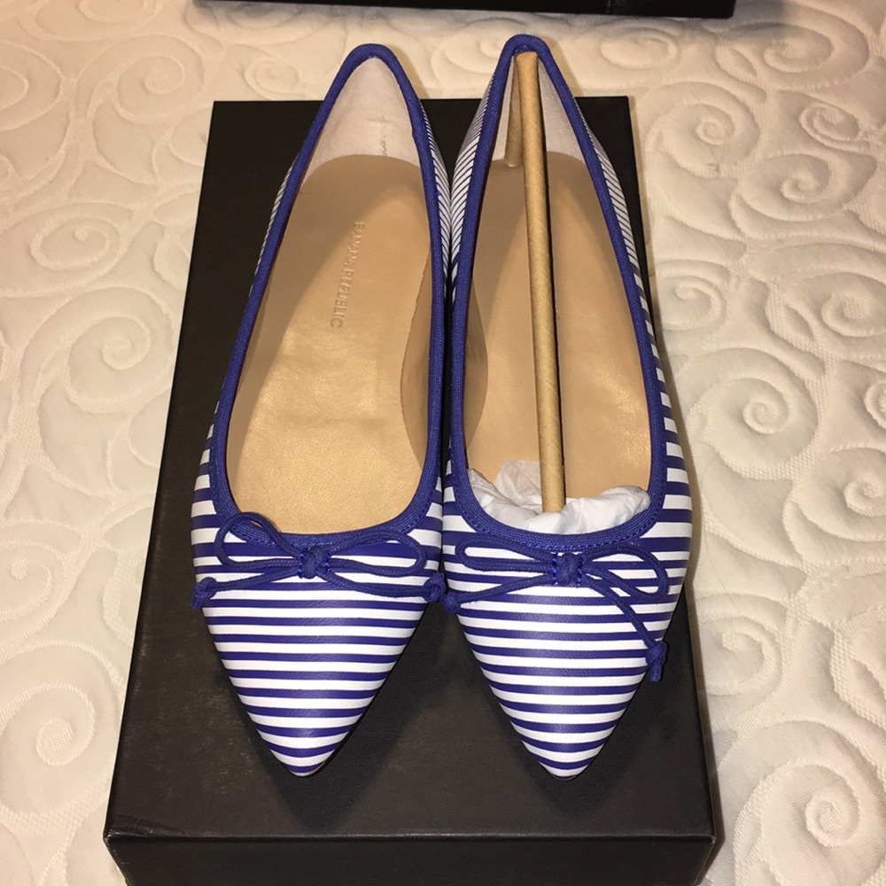 Banana Republic Pointy To Ball ballet flats